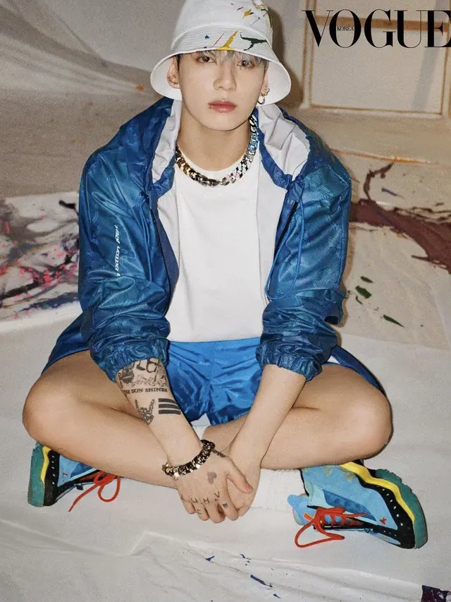 Pakaian Colorfull BTS di GQ Korea dan Vogue Korea