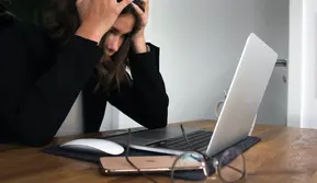 Silent Burnout Sering Menyerang Mereka yang Terlihat Selalu Baik-Baik Saja