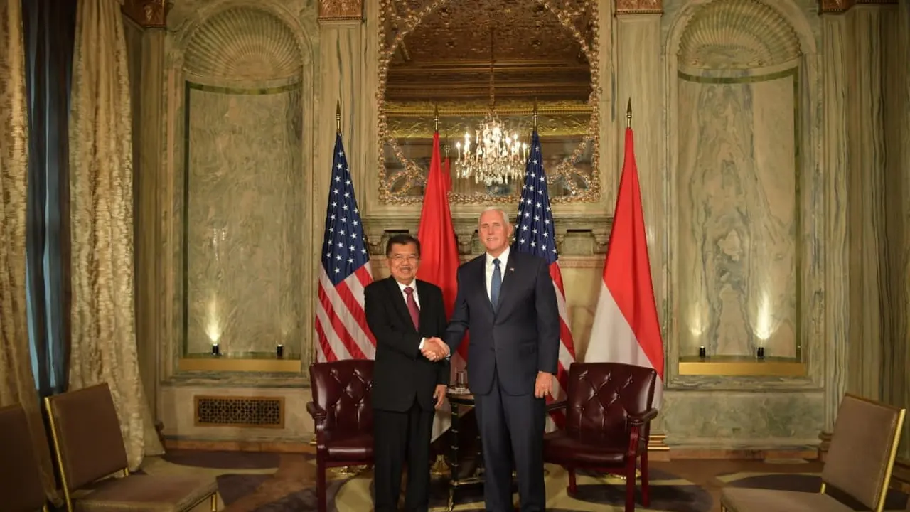 Pertemuan Wapres RI Jusuf Kalla dan Wapres AS Mike Pence di sela Sidang Majelis Umum PBB di New York (25/9) (sumber: Kemlu RI)