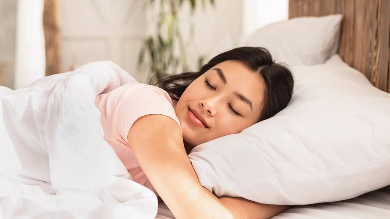 Garis Bantal Muncul Saat Bangun Tidur? Begini Lho Tips untuk Mencegahnya!