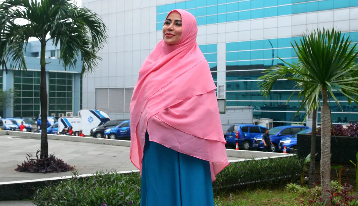 "Penginnya semua dihilangin, aku diberikan mulus sama Allah ingin dikembalikan mulus lagi," pungkas Cinta Penelope. (Nurwahyunan/Bintang.com)