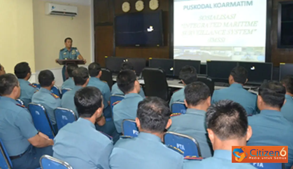 Citizen6, Surabaya: Kasarmatim Laksma TNI Darwanto membuka sosialisasi Integreted Maritime Survellance System (IMSS), Kamis (21/6) bertempat di Ruang Rapat (Rupat) Puskodal Koarmatim, Ujung, Surabaya. (Pengirim: Dispenarmatim)