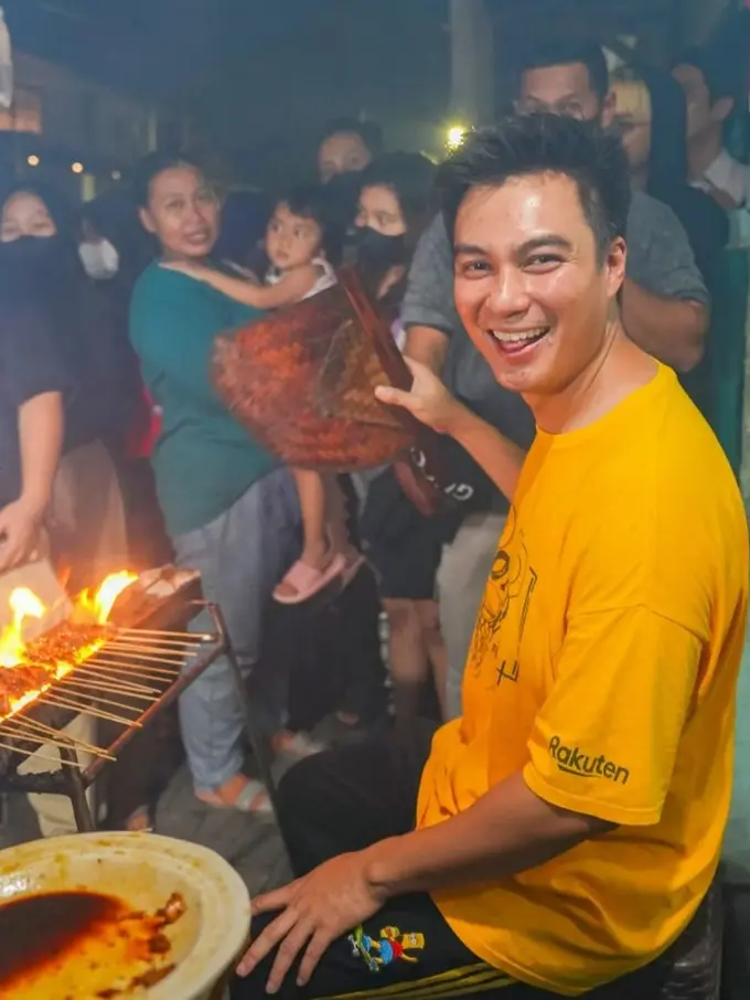 Baim Wong bakar sate (Instagram/baimwong)
