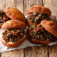 ilustrasi burger daging cincang/copyright by AS Food studio (shutterstock)