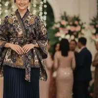 Ilustrasi Atasan Batik untuk Kondangan (Foto: Gemini AI)