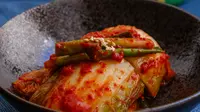 Ilustrasi cara bikin kimchi. (Photo by Portuguese Gravity on Unsplash)