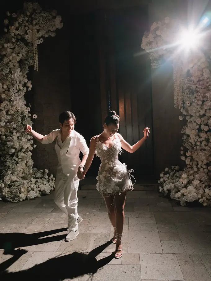 6 Gaya Glamor Shenina Cinnamon dengan Gaun After Party yang Mencuri Perhatian