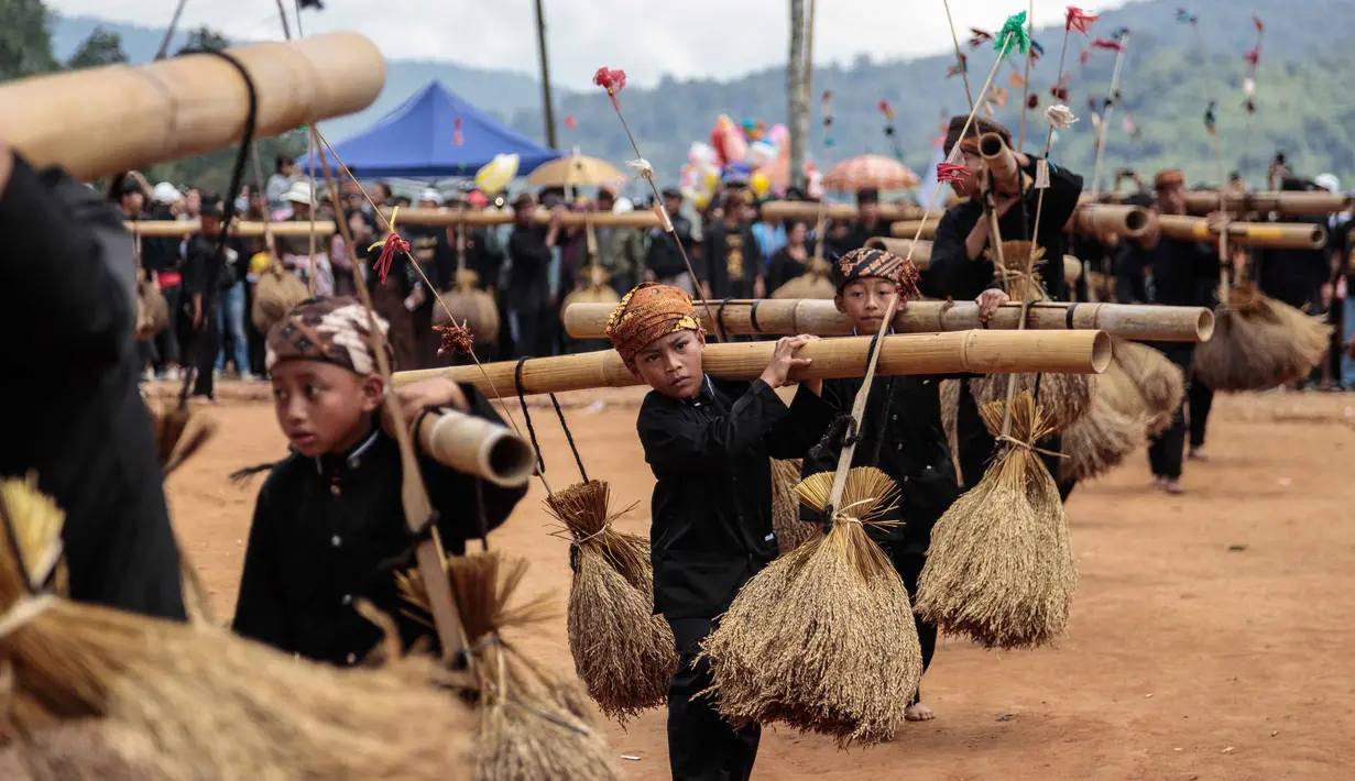 Perayaan panen Seren Taun digelar untuk melestarikan tradisi turun-temurun sebagai bagian dari warisan budaya. (Aditya AJI/AFP)