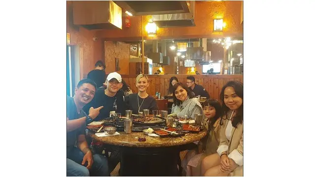 Reuni di Amerika, Ini 6 Potret Eza Yayang dan Agnez Mo dari Teman Duet Hingga Kini