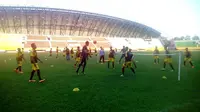 Sriwijaya FC gelar latihan serius jelang menghadapi Arema Cronus (Indra Pratesta/Liputan6.com)