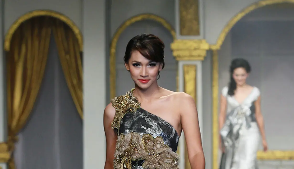 80 Busana Terbaru Karya Raden Sirait I