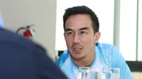 Pemain Film Surat Kecil Untuk Tuhan, Joe Taslim saat berkunjung ke kantor Liputan6.com di SCTV Tower, Jakarta, Kamis (18/5). (Liputan6.com/Fatkhur Rozaq)