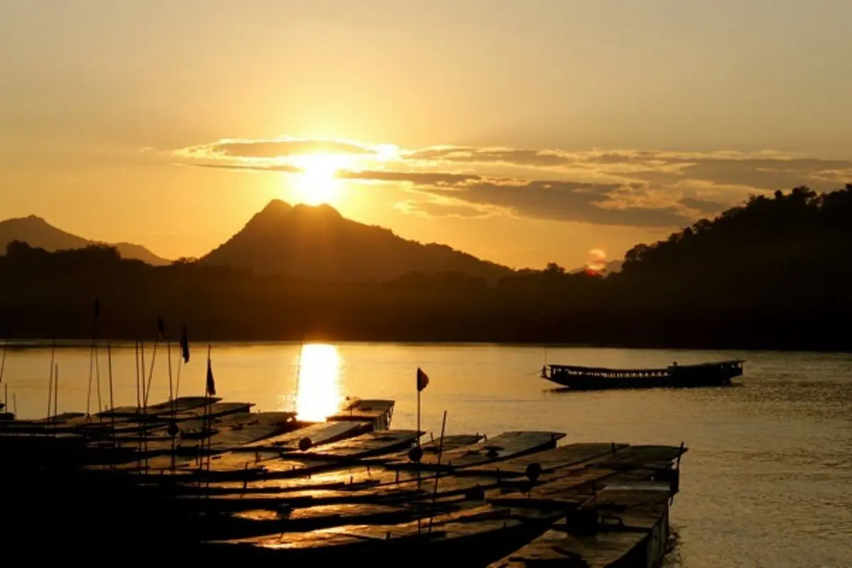 [Bintang] Laos