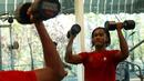Pemain Timnas Indonesia U-20, Ronaldo Kwateh, melakukan latihan di Gym Hotel Sultan, Jakarta, Jumat (24/2/2023). Timnas Indonesia U-20 akan berlaga di Piala Asia U-20 2023. (Bola.com/M Iqbal Ichsan)