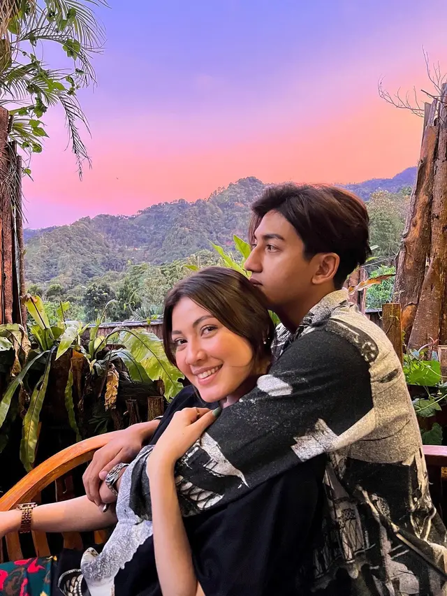 Makin Mesra, Ini 7 Kebersamaan Harris Vriza dan Haviza Devi saat Liburan