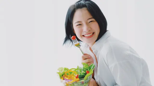 Apa Saja Sumber Vitamin B12 untuk Vegetarian? (StudioByTheSea / shutterstock)