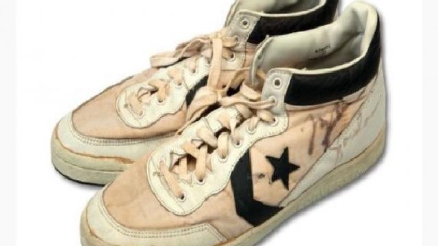 Sepatu Basket Michael Jordan Laku Rp 2 5 Miliar Ragam Bola Com