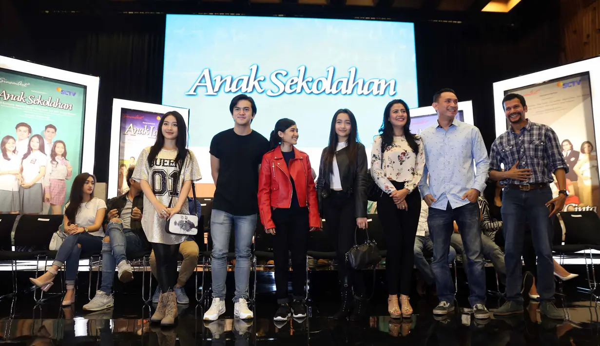 Sinetron Anak Sekolahan 16.30 WIB, didominasi pemeran yang sedang bersinar diantaranya, Natasha Wilona, Verrell Bramasta, Rizky Nazar, Megan Domani, Nova Soraya, Aditya Herpavi, Cut Syifa dan lain-lain. (Nurwahyunan/Bintang.com)