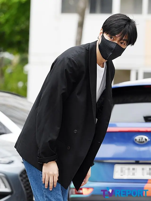 [Fimela] Penampilan Perdana Lee Min Ho Setelah Wamil