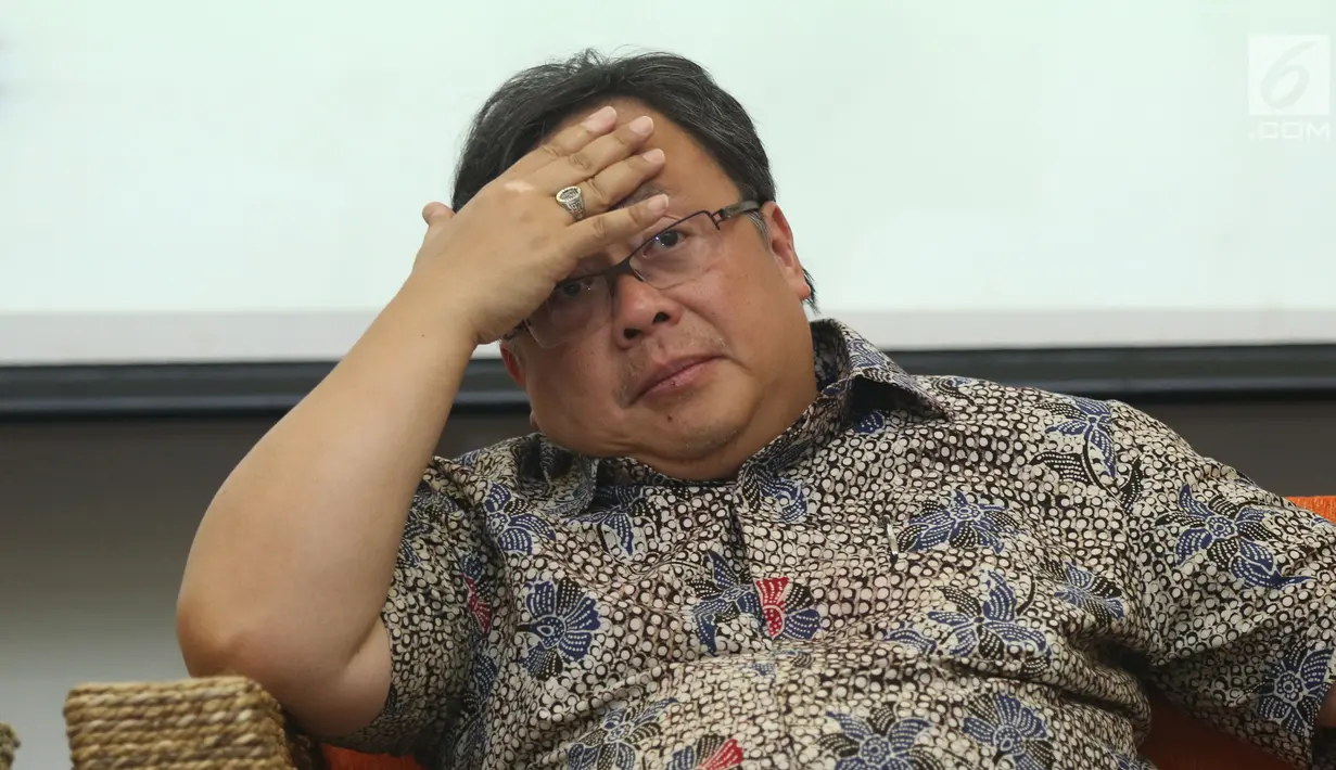 Menteri PPN/Kepala Bappenas, Bambang Brodjonegoro saat menghadiri diskusi Manfaat Investasi Dana Haji Untuk Umat di gedung Kemkoinfo, Jakarta, Sabtu (5/8). Diskusi dihadiri Menteri Agama, Lukma Hakim Saifuddin. (Liputan6.com/Helmi Fithriansyah)