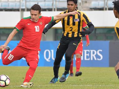 Egy Maulana Vikri dikenal sebagai Messi Indonesia. Pemain berusia 21 tahun ini resmi dimasukkan dalam skuad Timnas Indonesia. Namun, Egy belum dapat tampil di Piala AFF 2020 karena masih harus membela klubnya FK Senica di Slovakia. (AFP/Kim Doo-Ho)