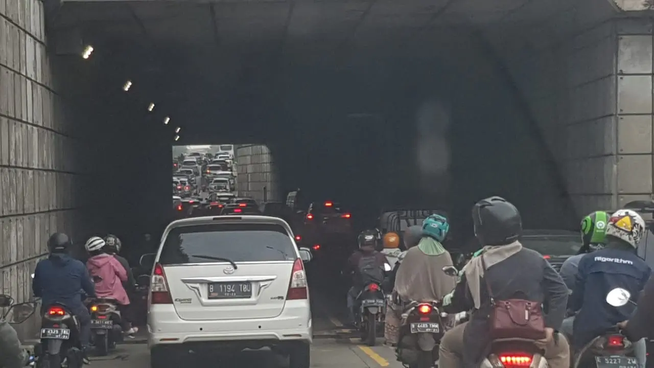 MAcet Uki