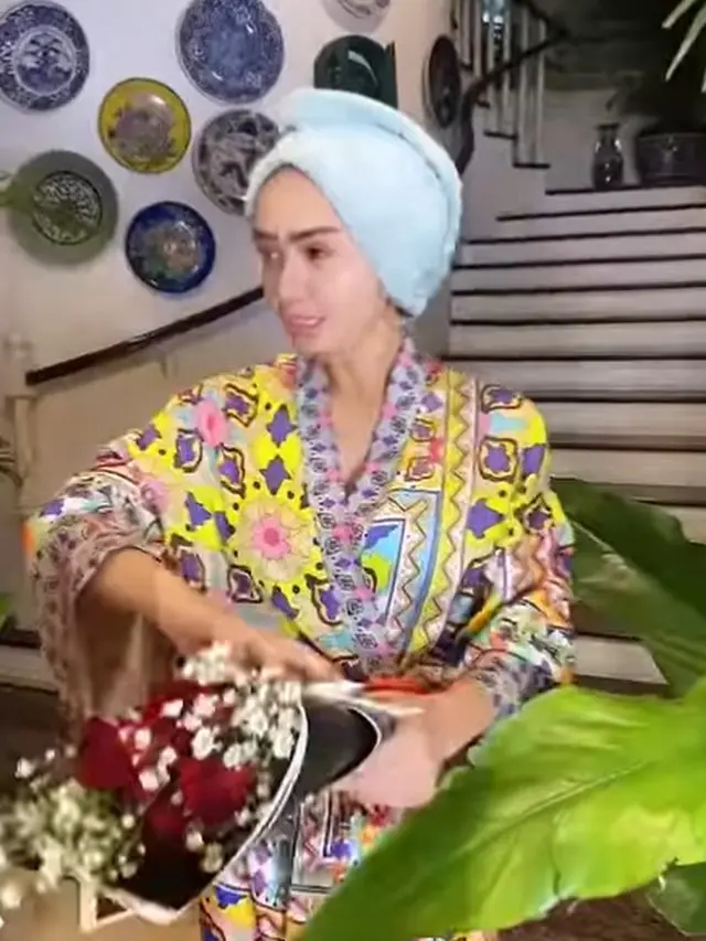 Yuni Shara tampak cantik alami (Instagram/yunishara36)