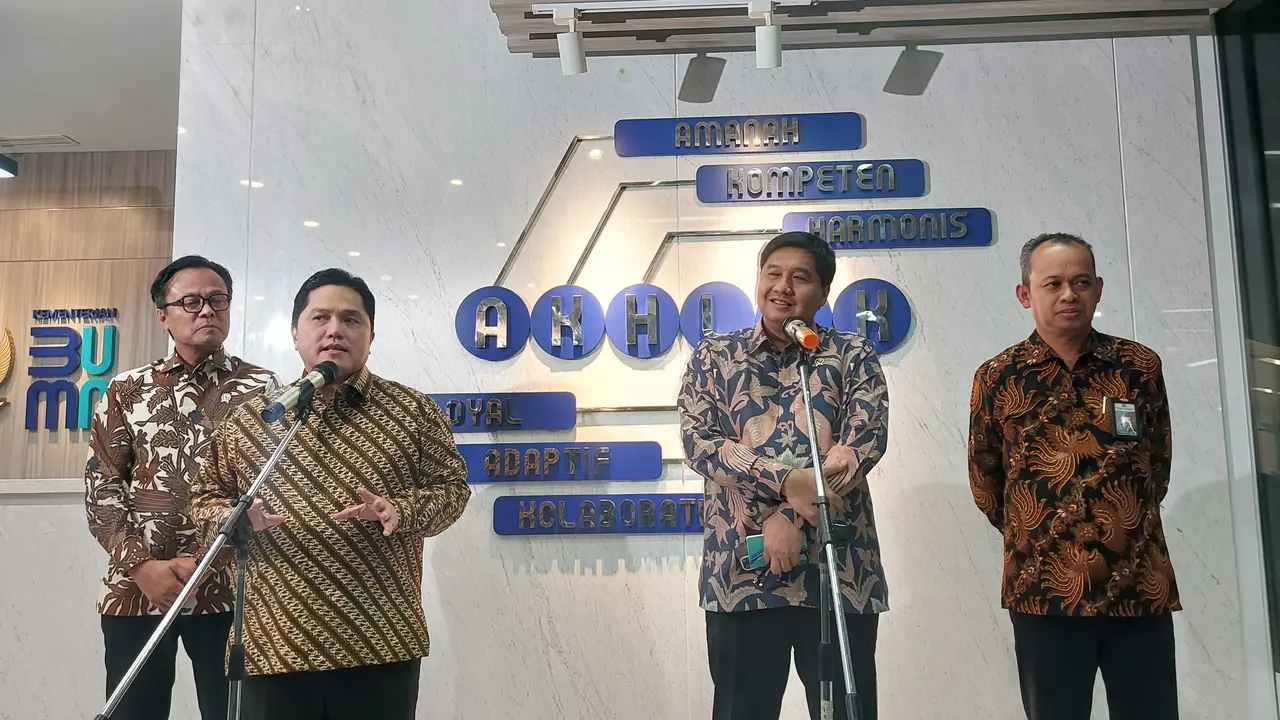 Menteri BUMN Erick Thohir menggelar pertemuan dengan Menteri Perumahan dan Kawasan Permukiman Maruarar Sirait