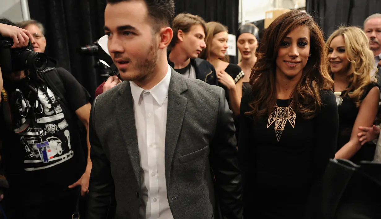 Kevin Jonas memberikan hastag dengan bertuliskan makna "Menunggu Kehamilan Kedua Pada Istriku". (AFP/Bintang.com)