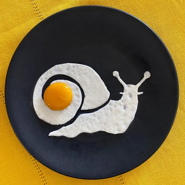 6 Karya Seni dari Telur Ceplok Ini Tampak Estetik, Unik Beragam Bentuk