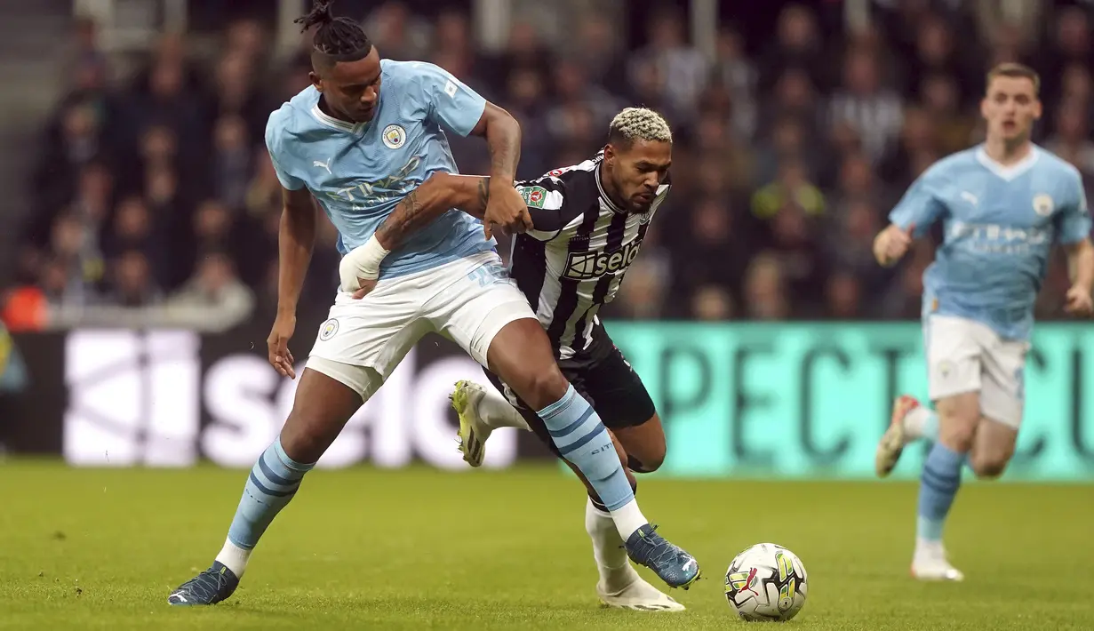 Skor 1-0 untuk keunggulan Newcastle United bertahan hingga laga usai. (Owen Humphreys/PA via AP)