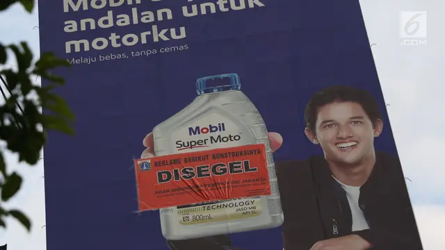 Langgar Aturan, Sejumlah Baliho Berikut Konstruksinya Disegel