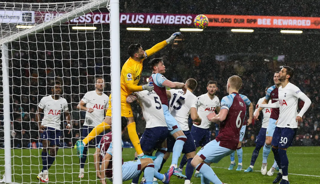 Namun sayang dominasi itu tak membuahkan kemenangan. Sebaliknya, mereka gagal mencetak gol ke gawang lawan. (AFP/Nigel Roddis)