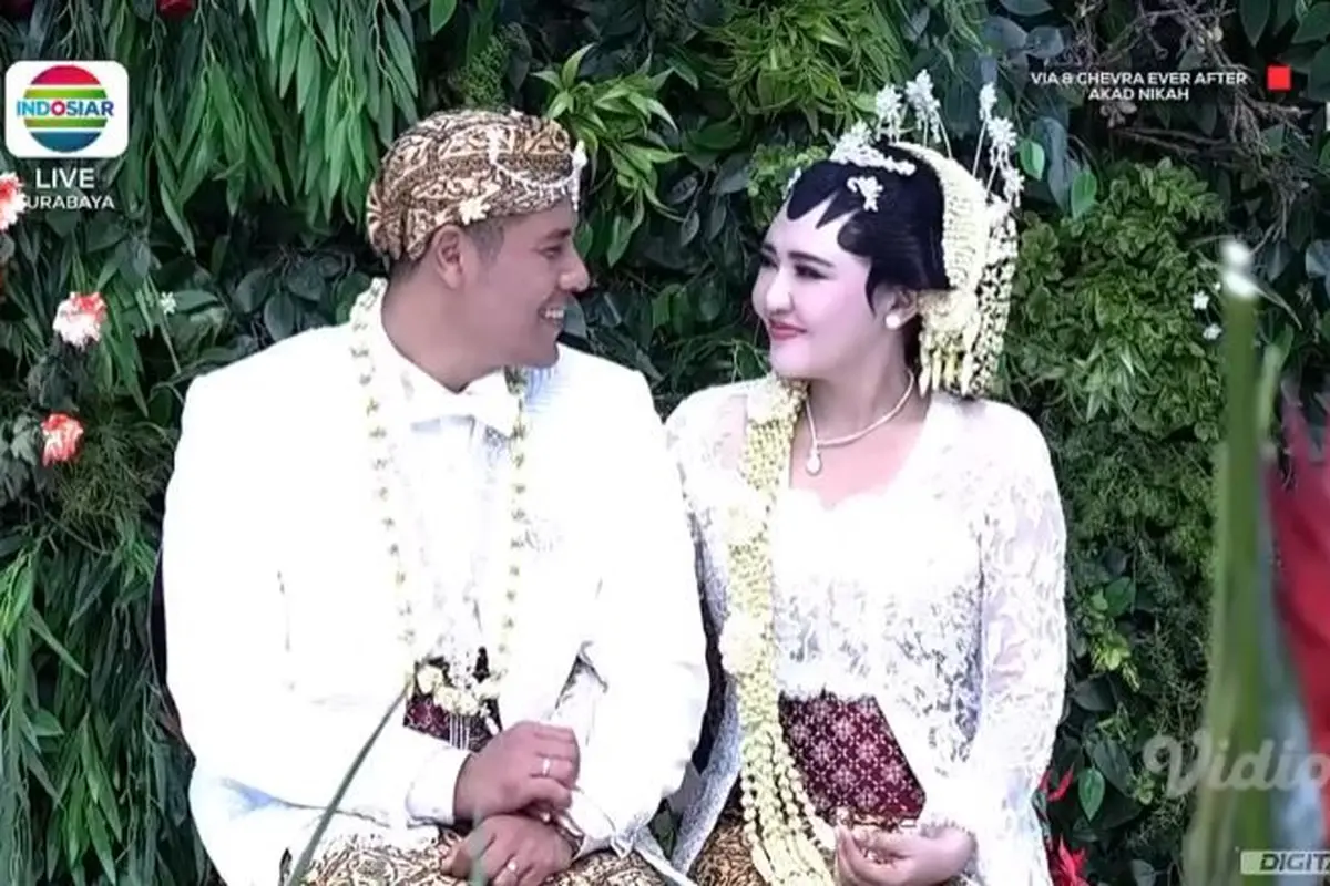 Via Vallen - Chevra Yolandi (Foto: Indosiar)