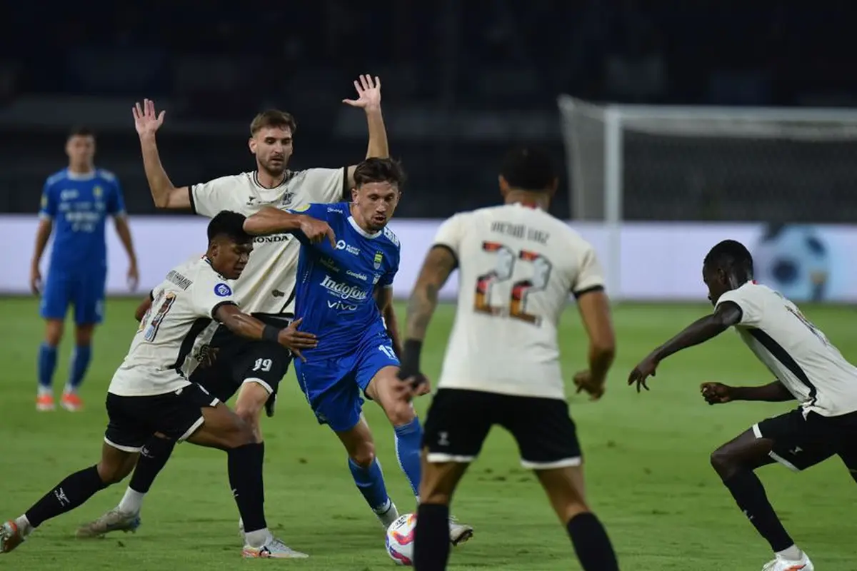 Persib Bandung vs PSM Makassar