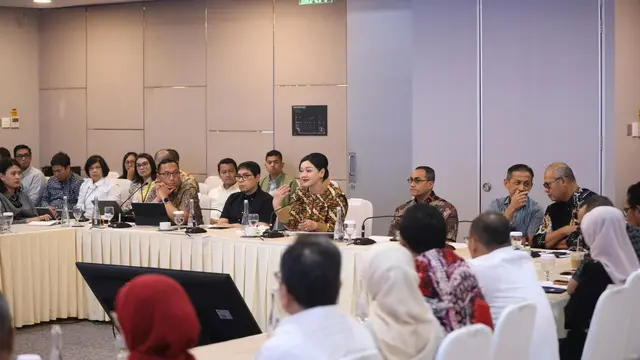 Otoritas Jasa Keuangan (OJK) dan Self-Regulatory Organizations (SRO) Pasar Modal bertemu dengan pelaku pasar modal pada Minggu, (18/10/2026). (Foto: Istimewa)