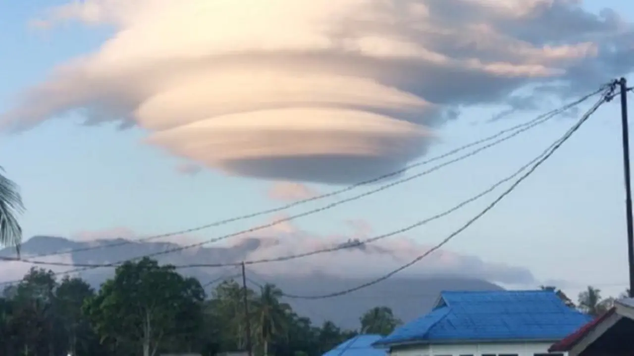 awan topi