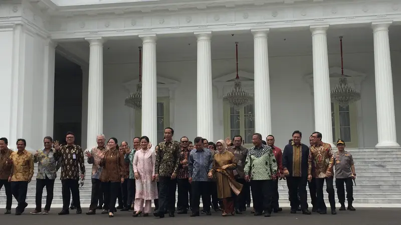 Jokowi-JK dan Menteri Kabinet Kerja Gelar Sesi Foto Terakhir