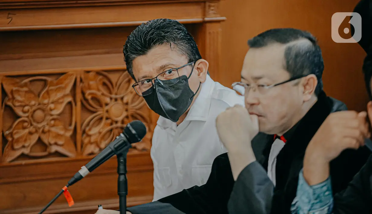 Terdakwa kasus pembunuhan Brigadir Nopriansyah Yosua Hutabarat atau Brigadir J, Ferdy Sambo menjalani sidang lanjutan di PN Jakarta Selatan, Selasa (29/11/2022). JPU menghadirkan sembilan saksi dalam persidangan pekan ketujuh kasus pembunuhan Brigadir J dengan terdakwa Ferdy Sambo dan Putri Candrawathi. (Liputan6.com/Faizal Fanani)