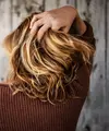 Tips bleaching rambut sendiri di rumah (foto: Unsplash/Tim Mossholder)