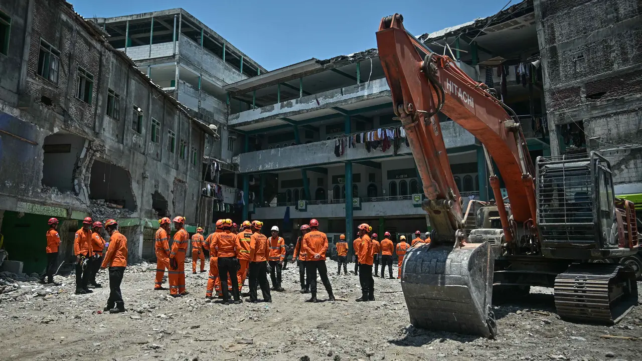 Setelah 9 Hari, Basarnas Akhiri Operasi Pencarian dan Penyelamatan Korban Ambruk Ponpes Al Khoziny Sidoarjo