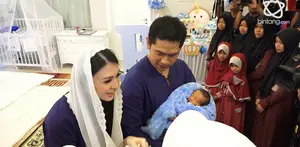 Menggelar syukuran dan akikah anak kedua Donita dan Adi Nugroho undang 25 anak yatim