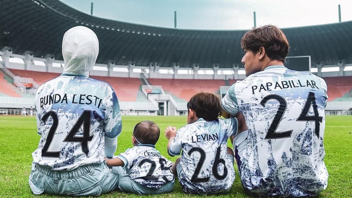 6 Momen Bahagia Lesti Kejora Umumkan Hamil Anak Ketiga, Unik di Lapangan Bola