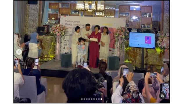 Sekaligus Rilis Buku, Ini 6 Potret Perayaan Ulang Tahun Cynthia Lamusu ke-44