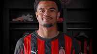 AC Milan Resmi Gaet Zachary Athekame, Jawaban untuk Krisis Bek Kanan