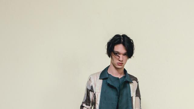 Bias, Busana Genderless Persembahan Tangan