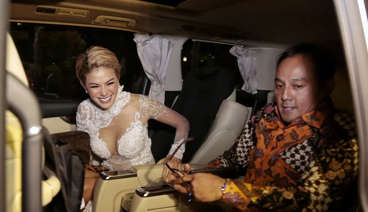 Nikita Mirzani dan Dipo Latief