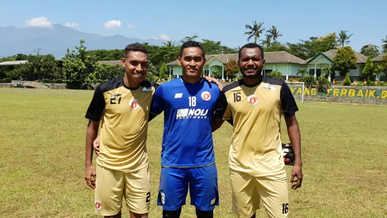Perseru Serui, Delvin Rumbino, Hendra Molle (kiper), Yoshua Merauje