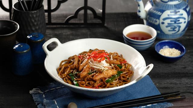 Chow Mein Noodles Chicken