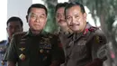 TNI Jenderal TNI Moeldoko (kiri) dan Wakapolri Komjen Pol. Badrodin Haiti menghadiri Rapim TNI-Polri di Gedung PTIK, Jakarta, Selasa (3/3/2015). Rapim TNI-Polri mengambil tema Sinergitas TNI-Polri Penggerak Revolusi Mental. (Liputan6.com/Faizal Fanani)